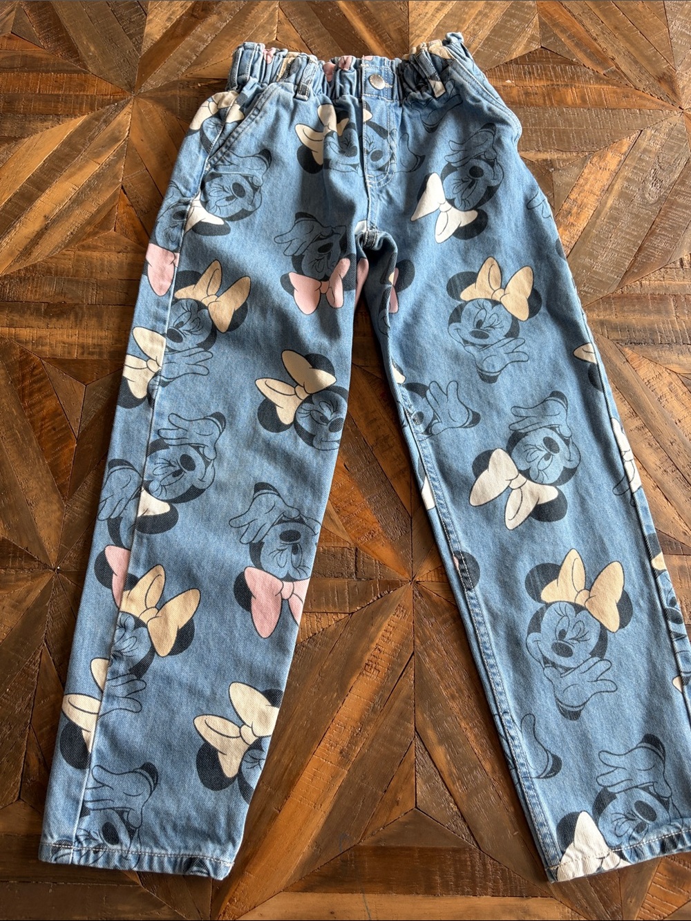 H&M Light Blue Denim Minnie Mouse jeans with Pink & Cream Bows size 7/8 EUC